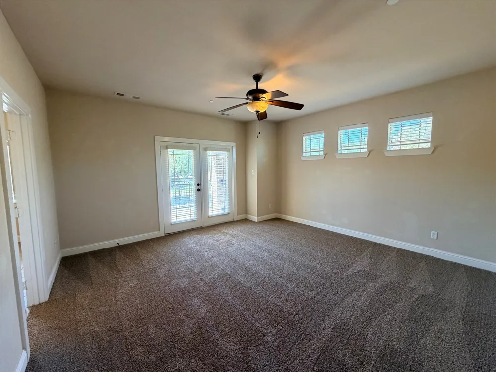 950 Brook Forest Lane Euless, TX 76039