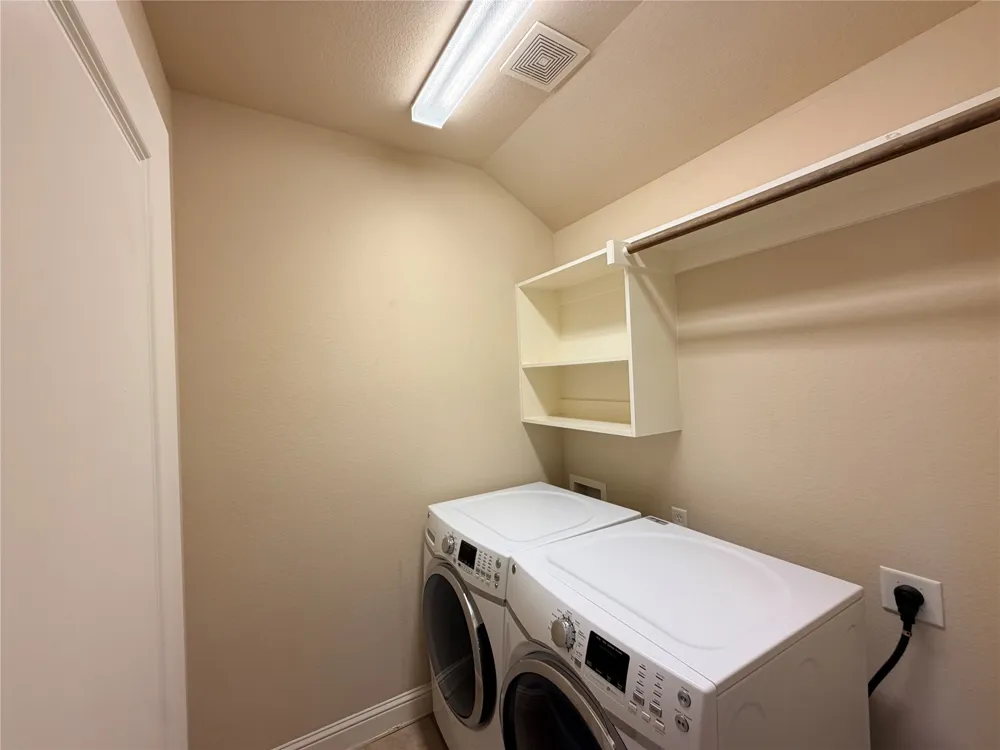 950 Brook Forest Lane Euless, TX 76039