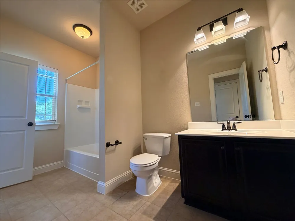 950 Brook Forest Lane Euless, TX 76039