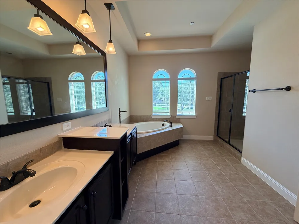 950 Brook Forest Lane Euless, TX 76039