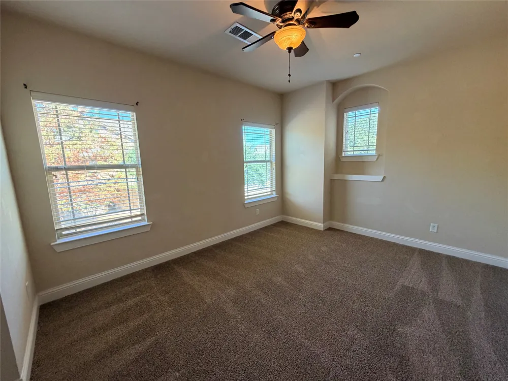950 Brook Forest Lane Euless, TX 76039