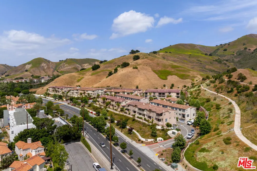 4373 Paxton Place Calabasas, CA 91302