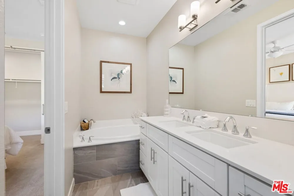 4373 Paxton Place Calabasas, CA 91302