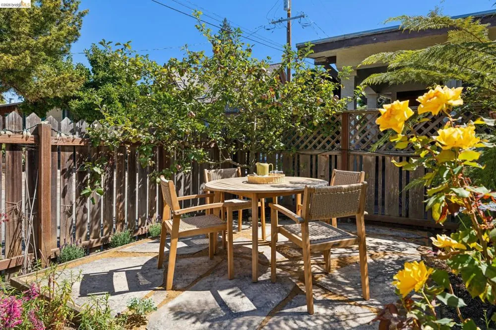 3027 Regent St Berkeley, CA 94705