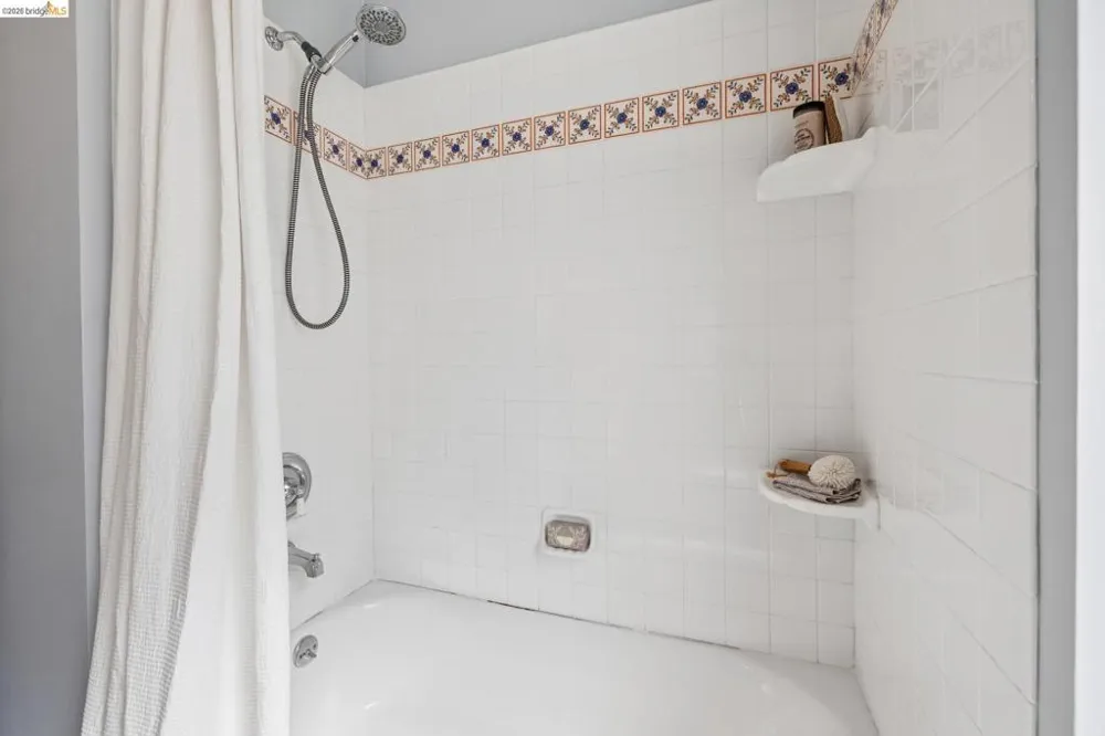 3027 Regent St Berkeley, CA 94705