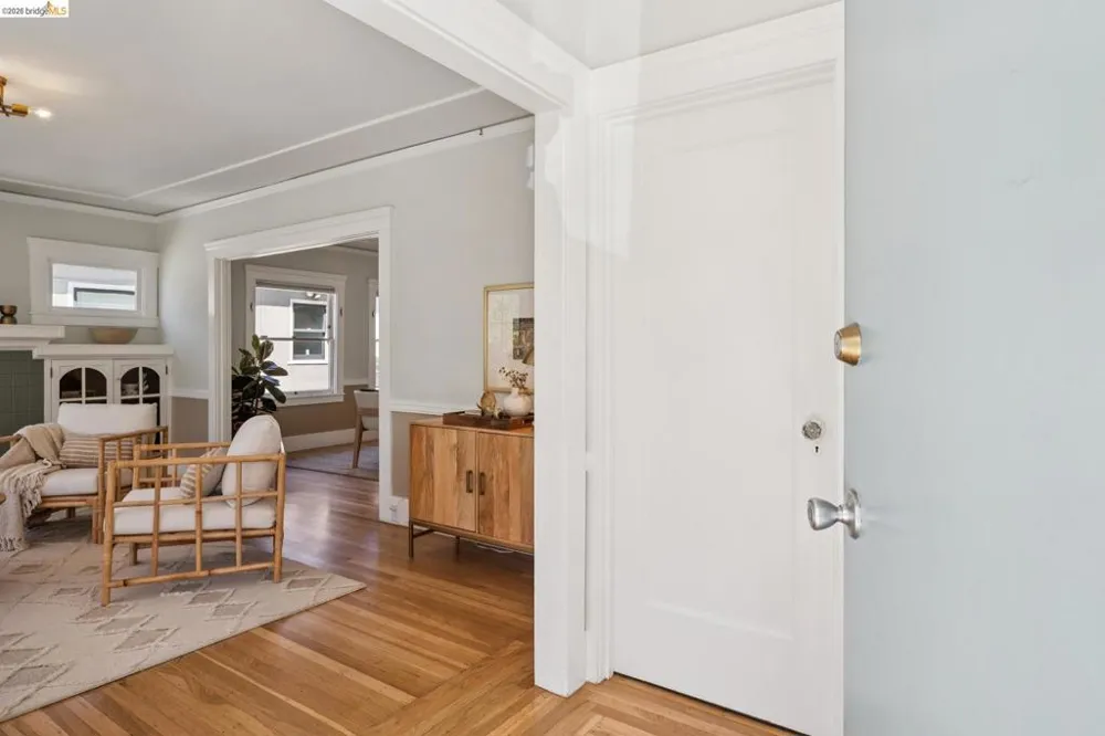 3027 Regent St Berkeley, CA 94705