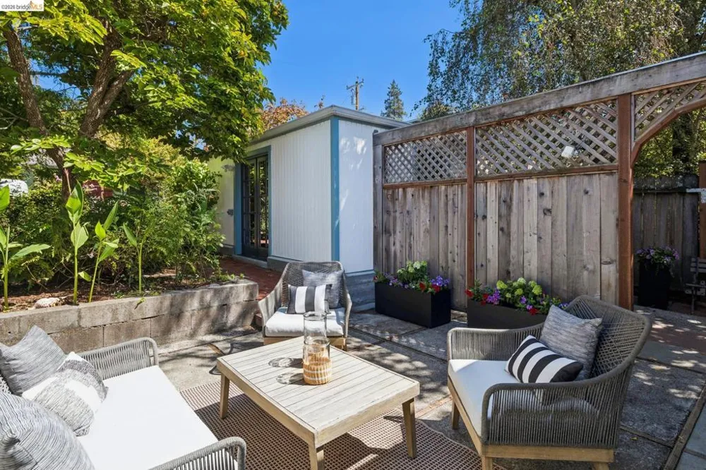 3027 Regent St Berkeley, CA 94705