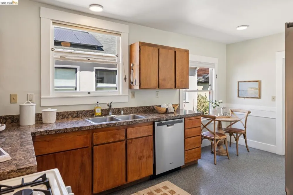3027 Regent St Berkeley, CA 94705