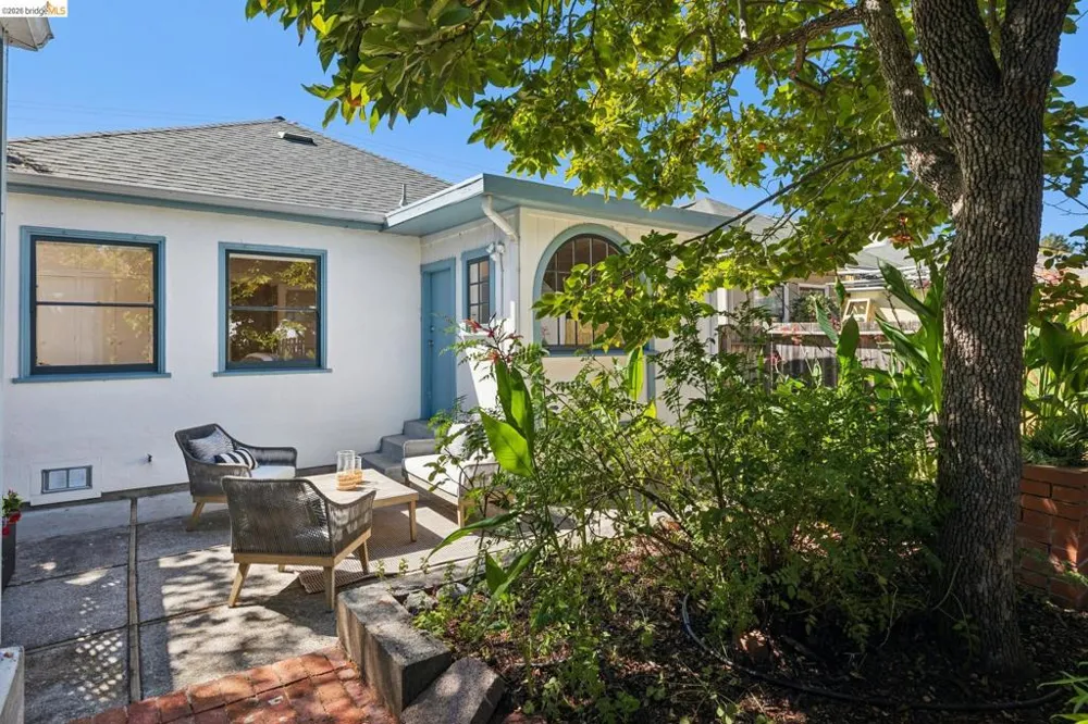3027 Regent St Berkeley, CA 94705