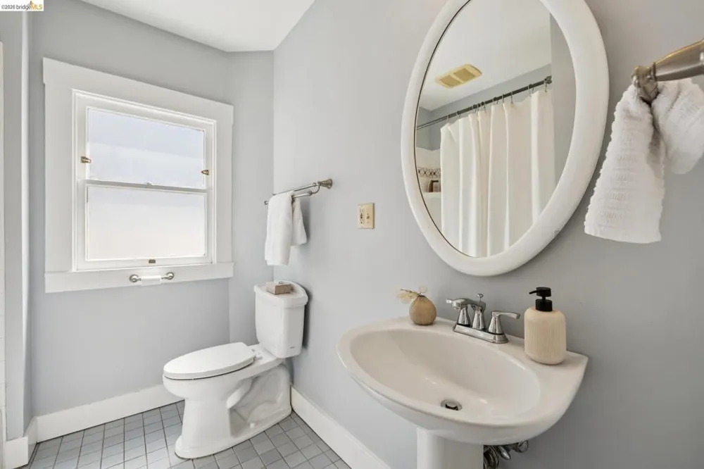 3027 Regent St Berkeley, CA 94705