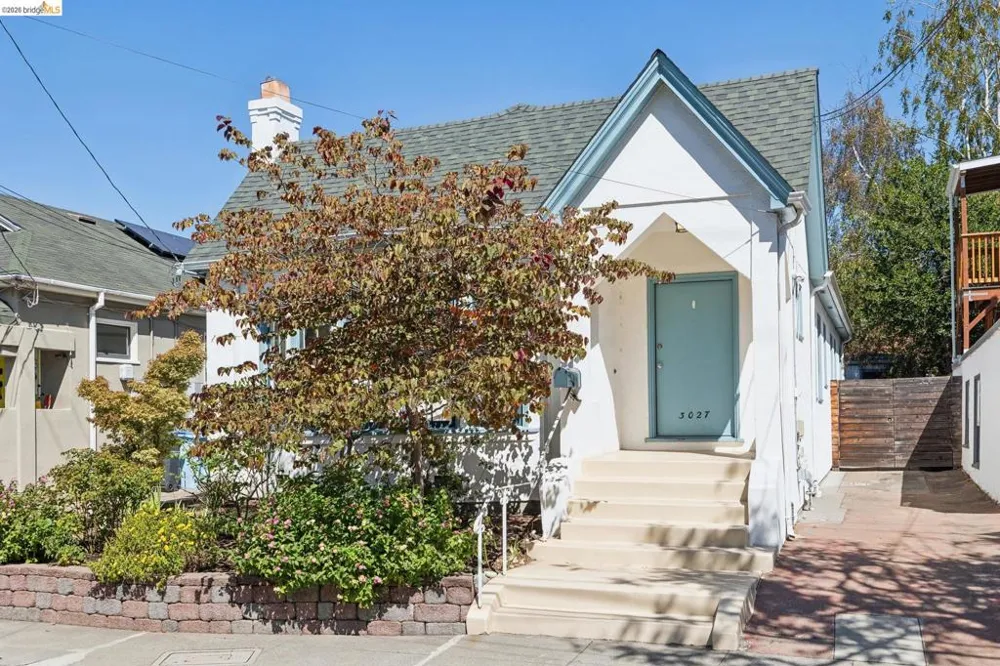 3027 Regent St Berkeley, CA 94705