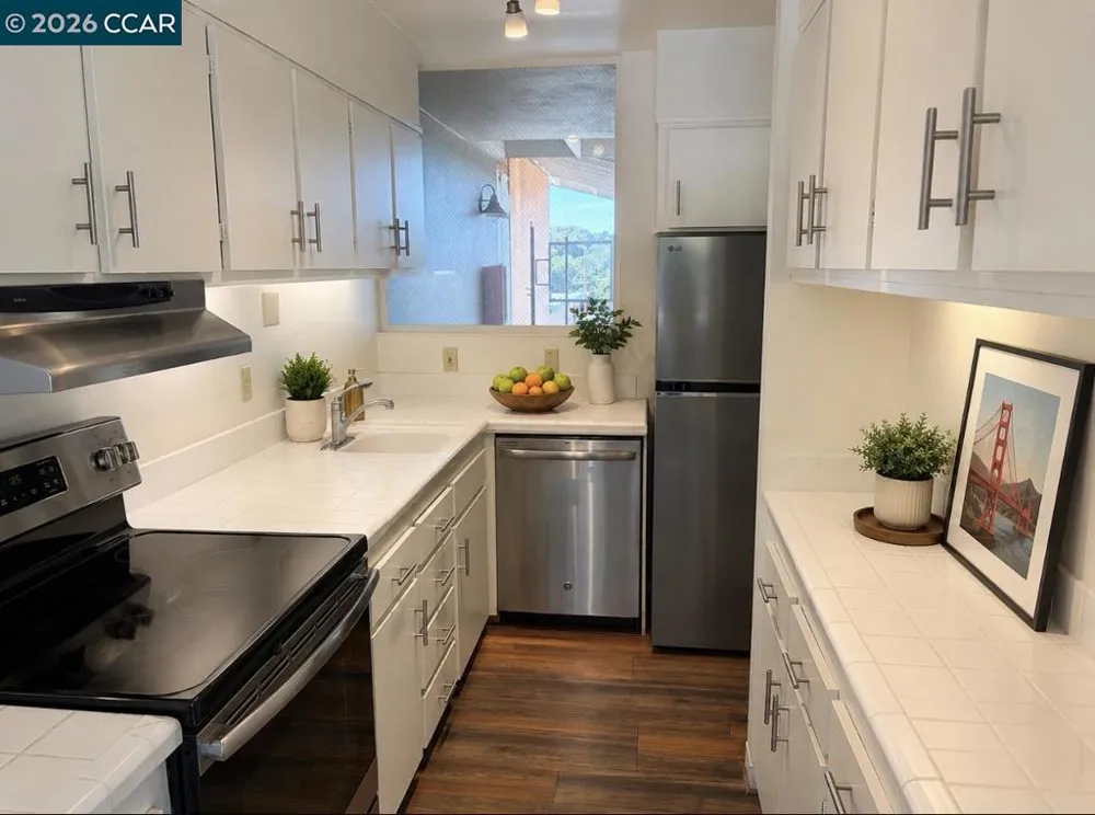 34 Andrew Dr Tiburon, CA 94920