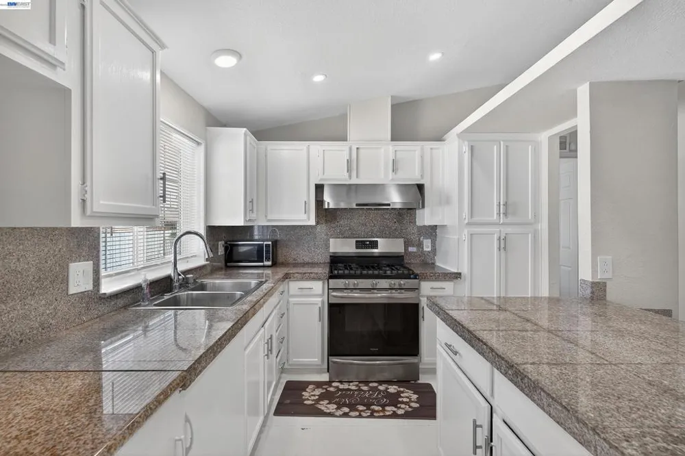 628 S 17Th St Richmond, CA 94804