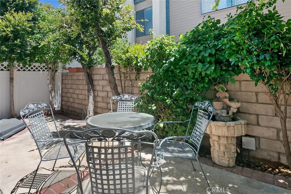 18850 Hatteras Tarzana, CA 91356