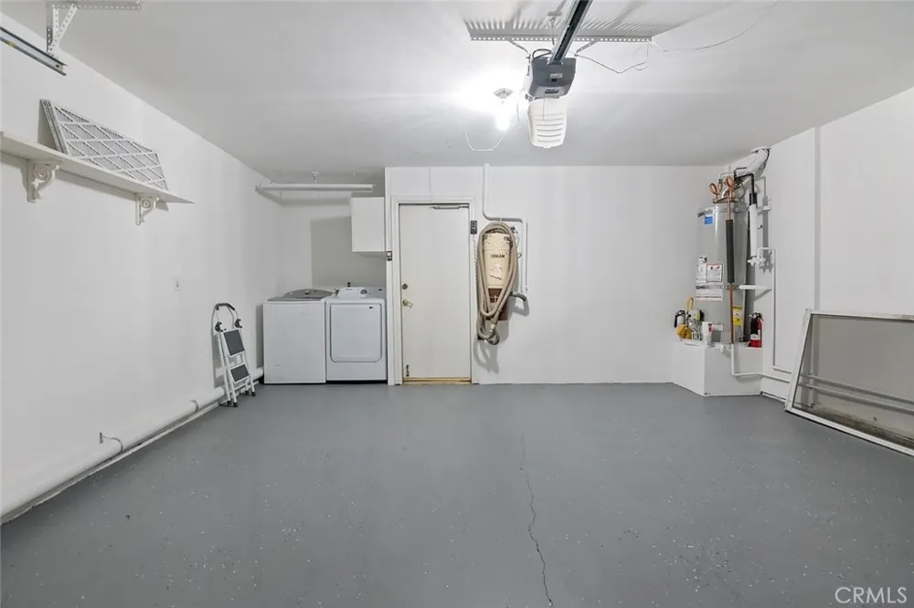 18850 Hatteras Tarzana, CA 91356