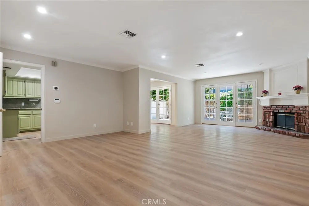 18850 Hatteras Tarzana, CA 91356