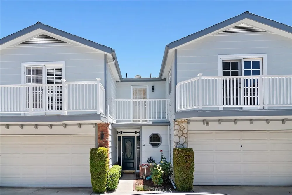 18850 Hatteras Tarzana, CA 91356