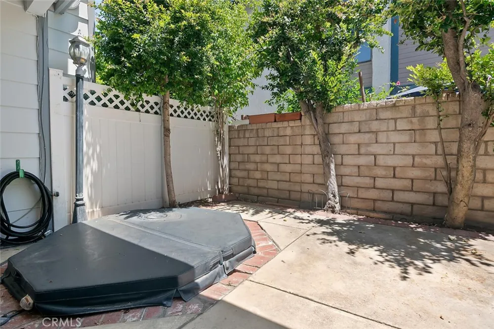 18850 Hatteras Tarzana, CA 91356