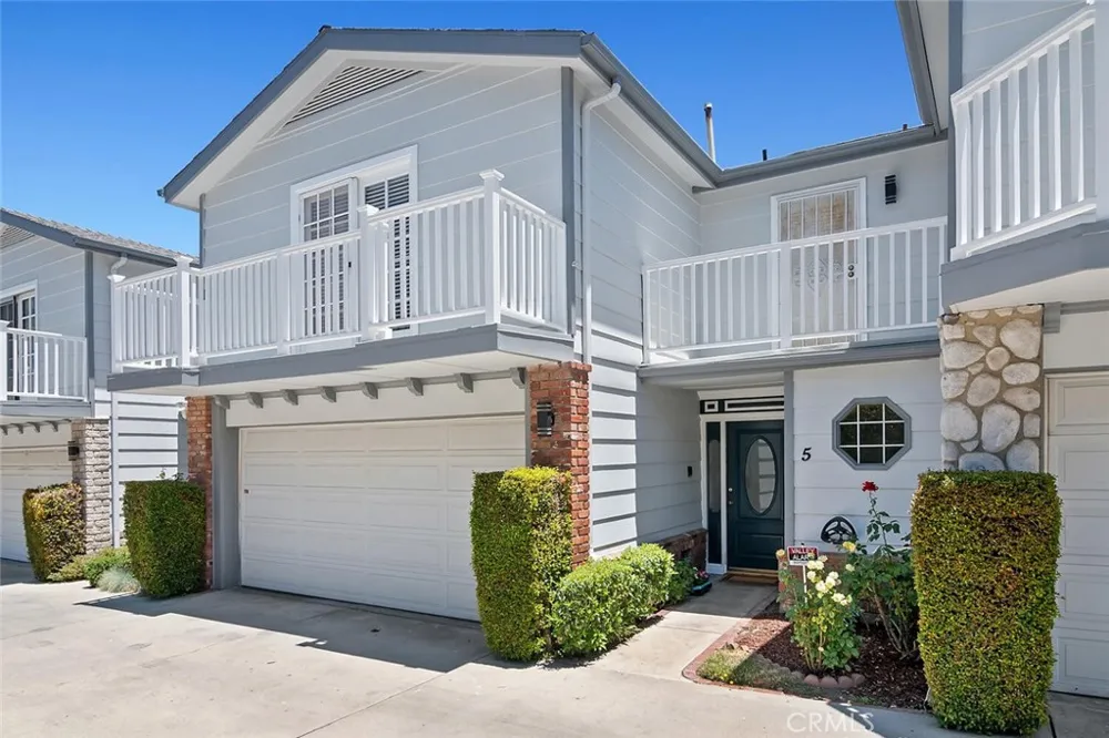 18850 Hatteras Tarzana, CA 91356
