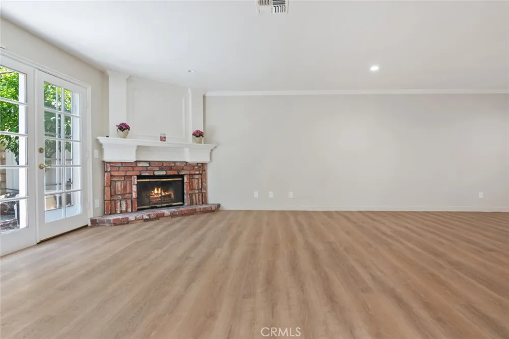 18850 Hatteras Tarzana, CA 91356