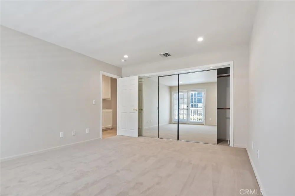 18850 Hatteras Tarzana, CA 91356