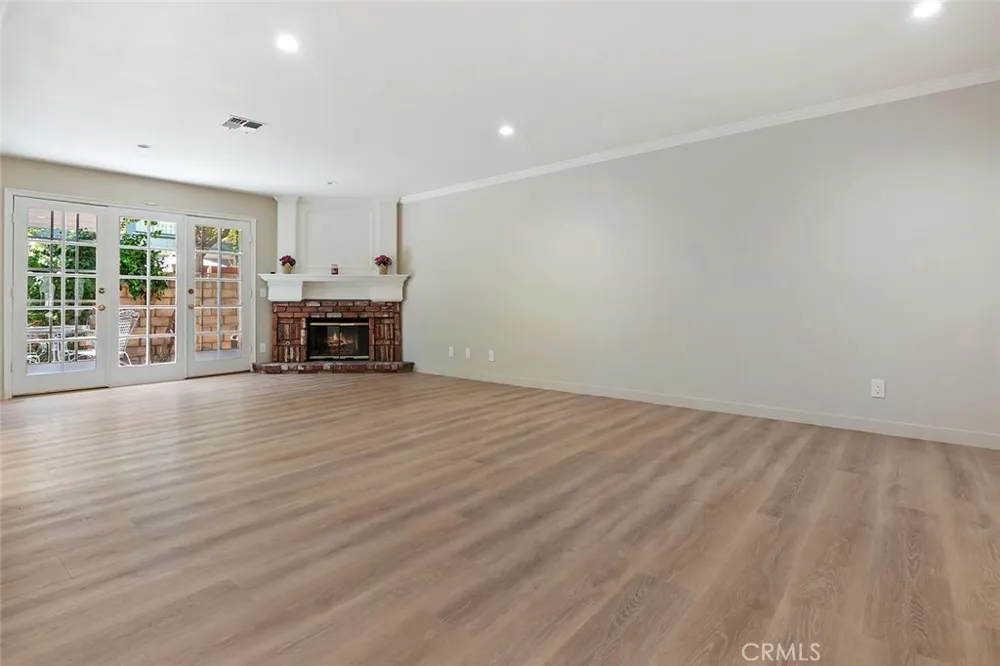18850 Hatteras Tarzana, CA 91356