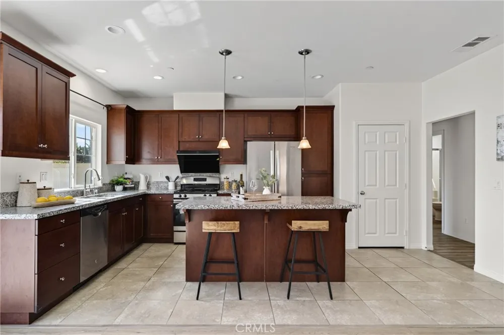 10957 Coalinga Montclair, CA 91763