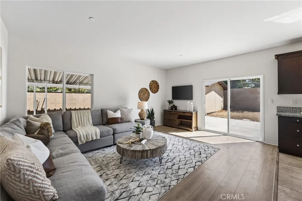 10957 Coalinga Montclair, CA 91763