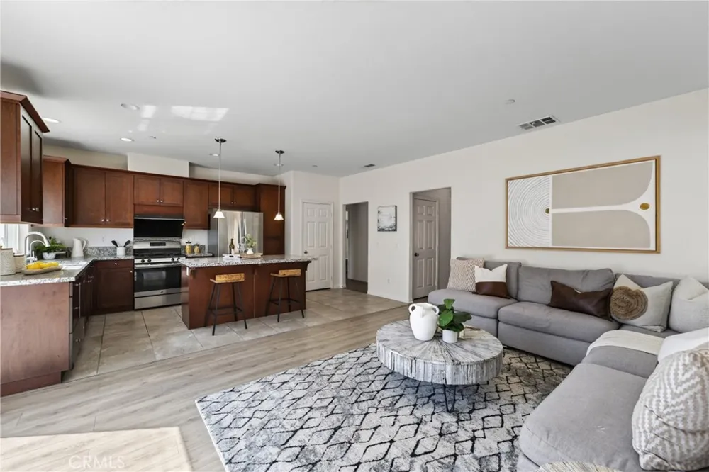 10957 Coalinga Montclair, CA 91763