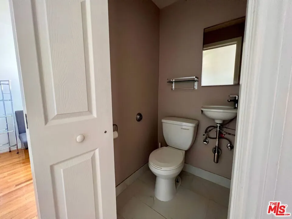 2333 S Garth Avenue #1/2 Los Angeles, CA 90034