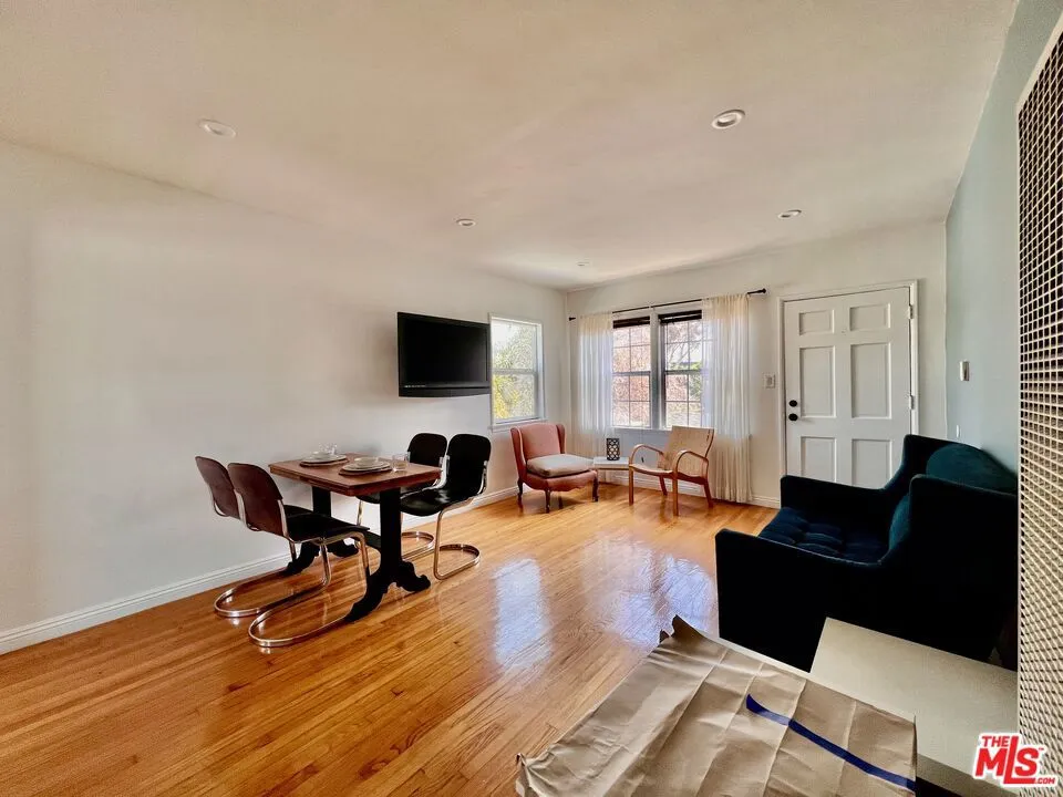 2333 S Garth Avenue #1/2 Los Angeles, CA 90034
