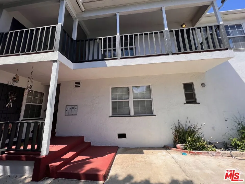 2333 S Garth Avenue #1/2 Los Angeles, CA 90034