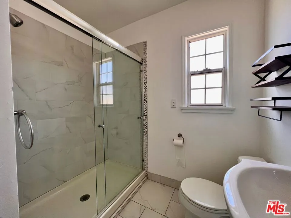 2333 S Garth Avenue #1/2 Los Angeles, CA 90034