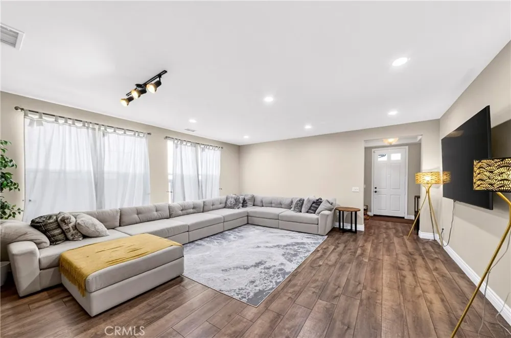 523 S Primrose La Habra, CA 90631