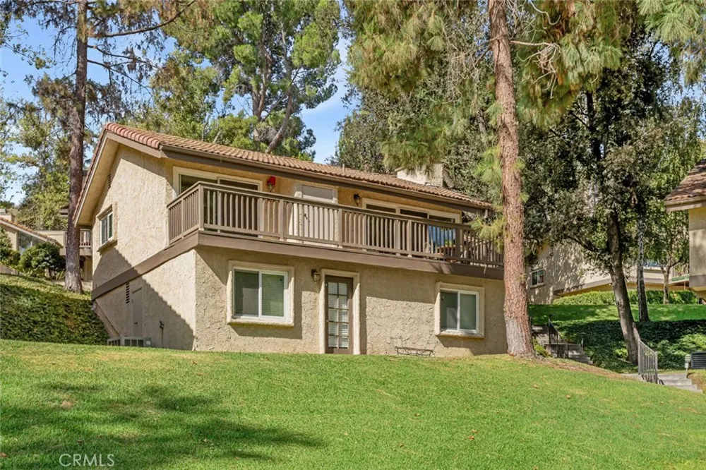 66 Mockingbird Court Oak Park, CA 91377
