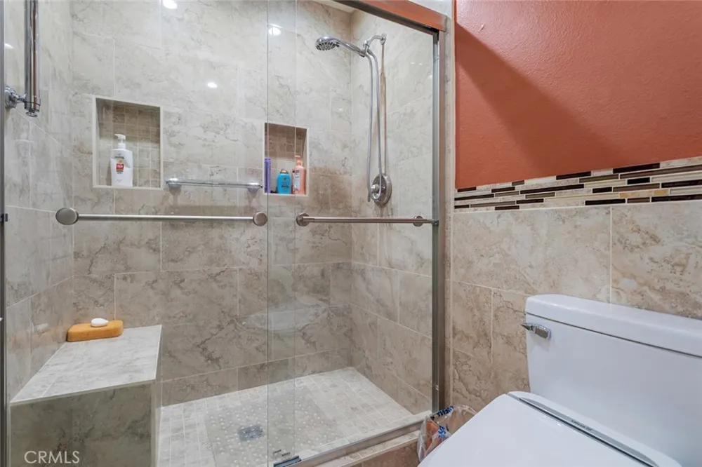 66 Mockingbird Court Oak Park, CA 91377