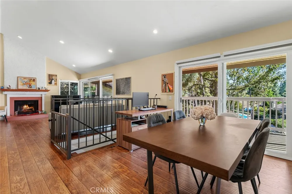 66 Mockingbird Court Oak Park, CA 91377