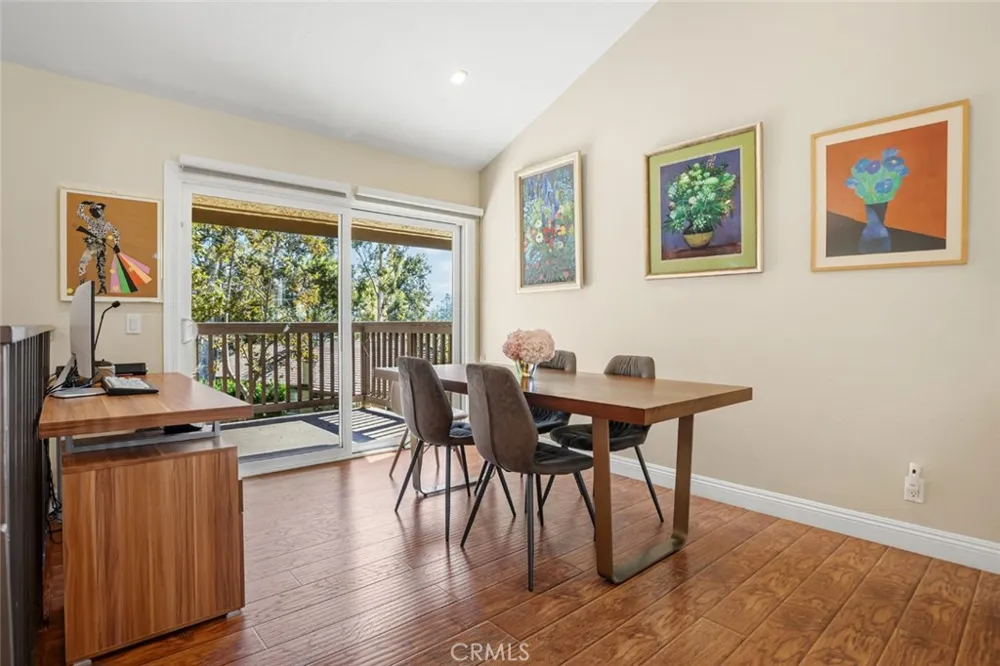 66 Mockingbird Court Oak Park, CA 91377