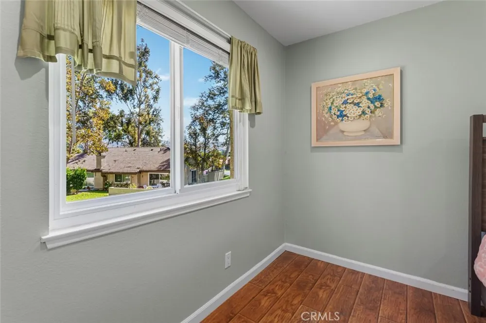 66 Mockingbird Court Oak Park, CA 91377