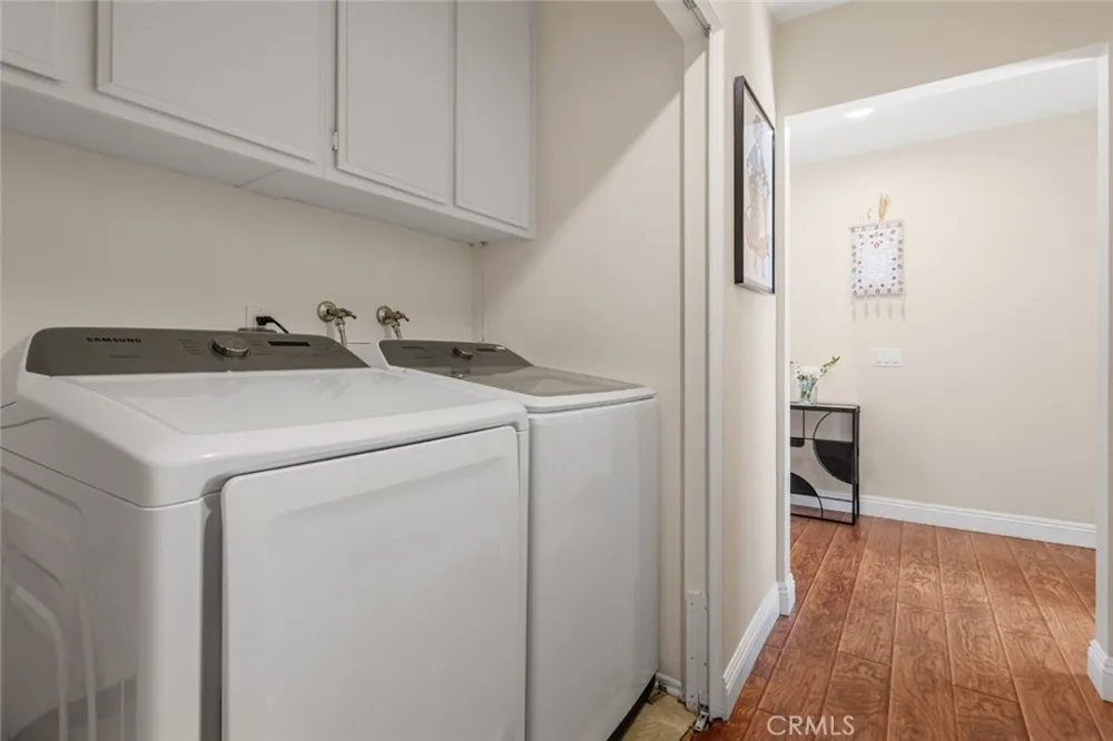 66 Mockingbird Court Oak Park, CA 91377