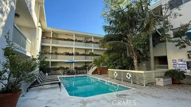 1230 Sweetzer #114 West Hollywood, CA 90069