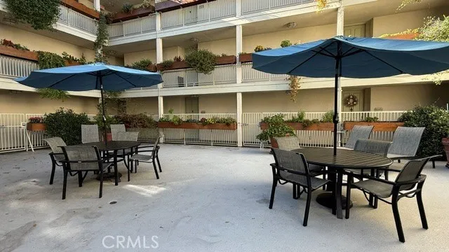 1230 Sweetzer #114 West Hollywood, CA 90069