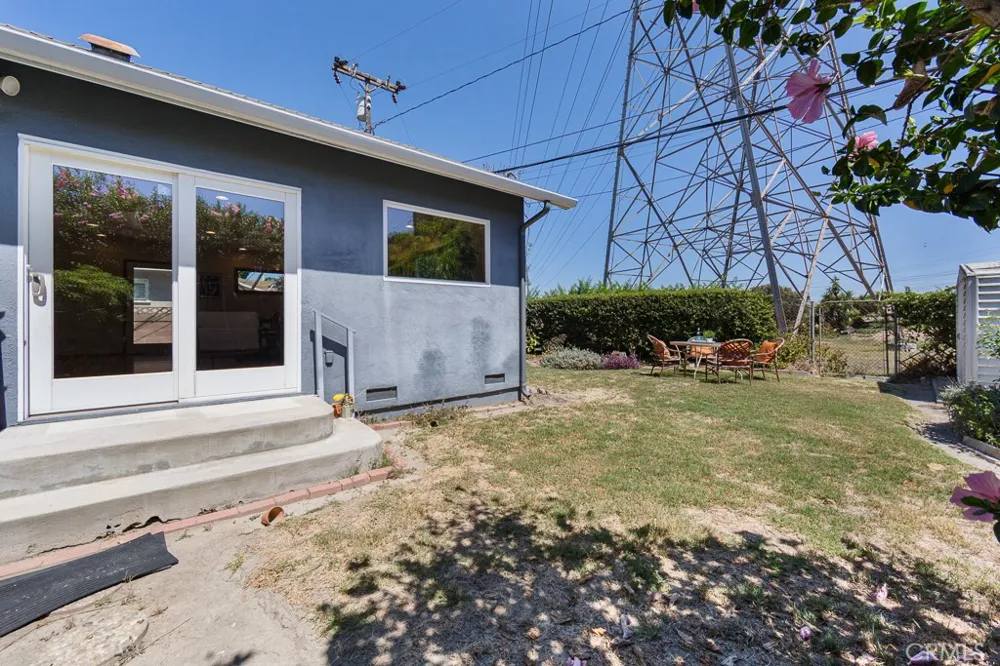 868 Stevely Long Beach, CA 90815