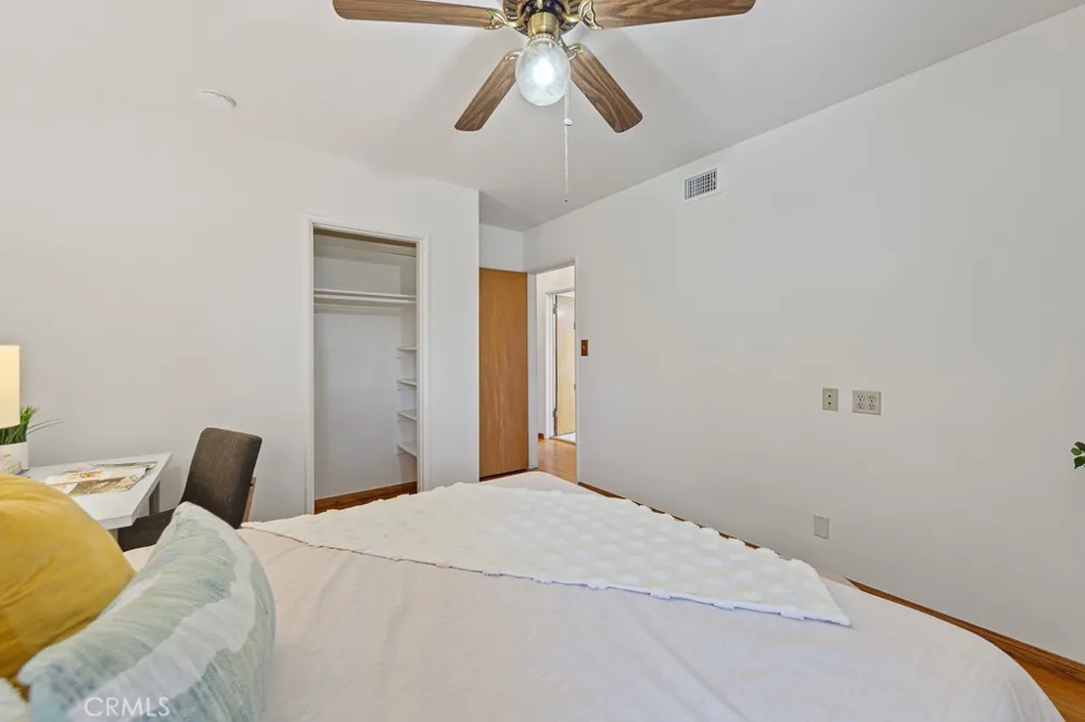 868 Stevely Long Beach, CA 90815