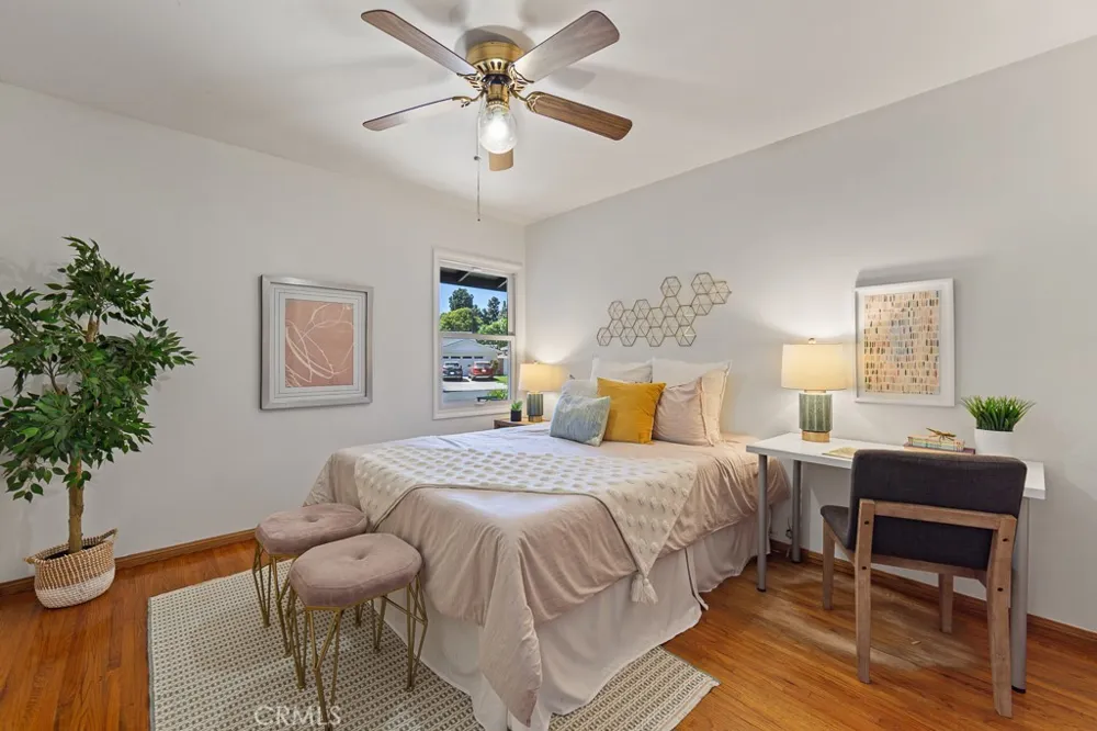 868 Stevely Long Beach, CA 90815