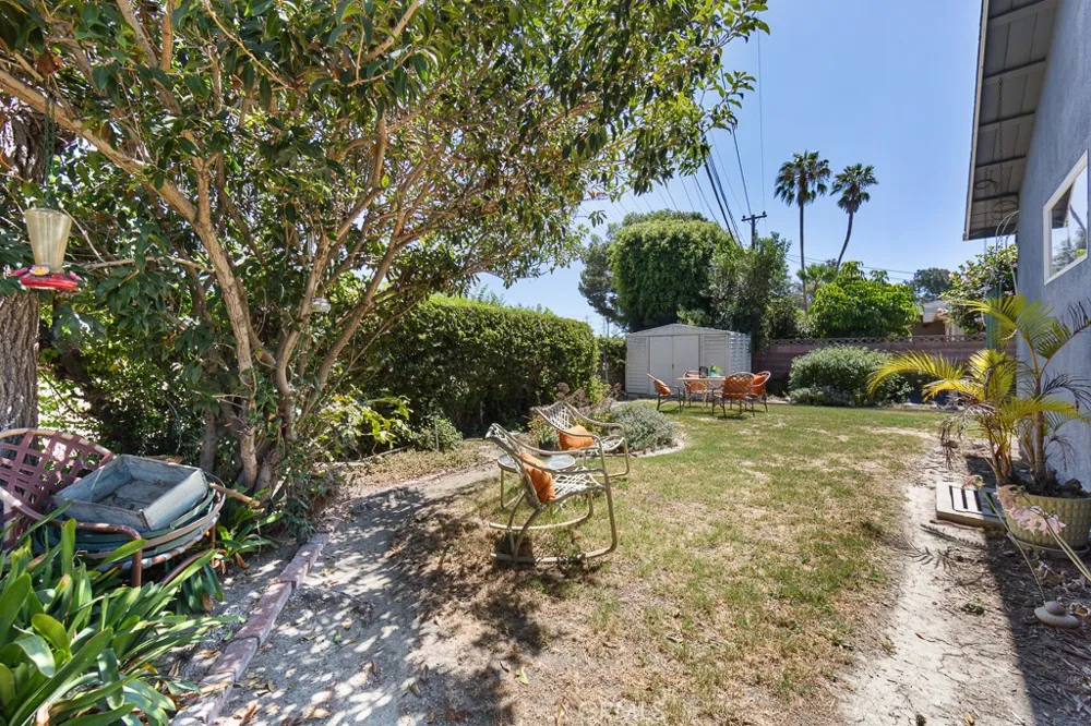 868 Stevely Long Beach, CA 90815
