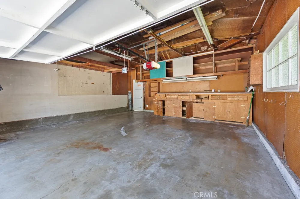 868 Stevely Long Beach, CA 90815