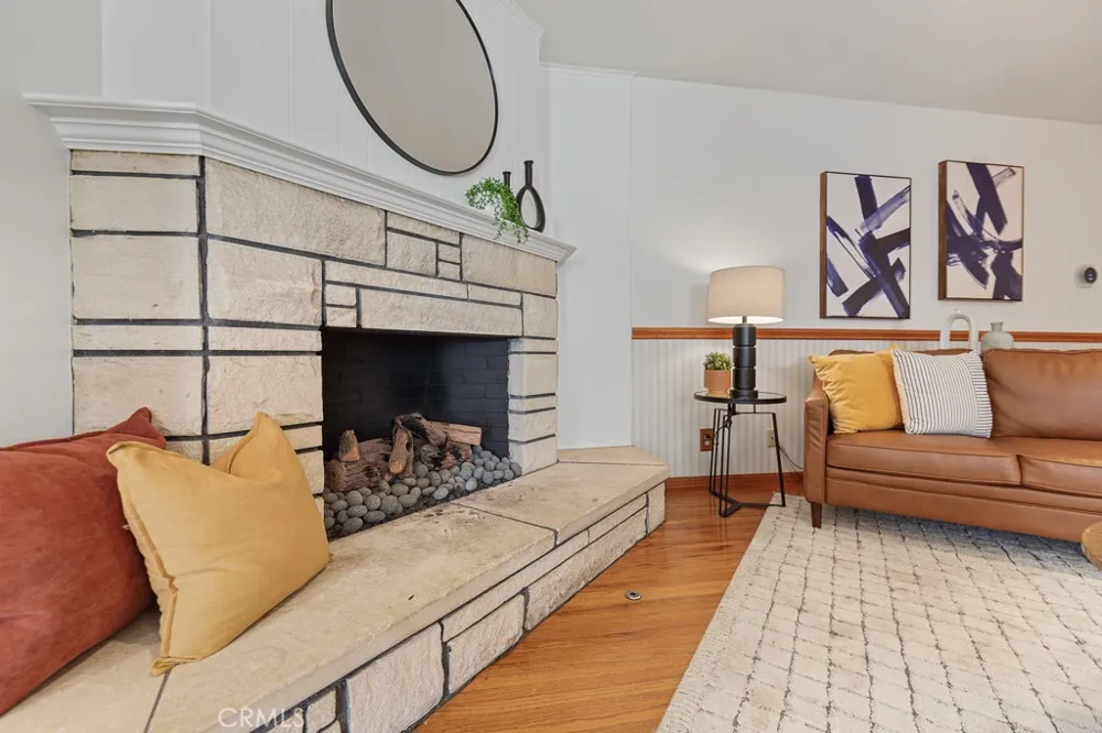 868 Stevely Long Beach, CA 90815