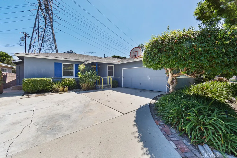 868 Stevely Long Beach, CA 90815