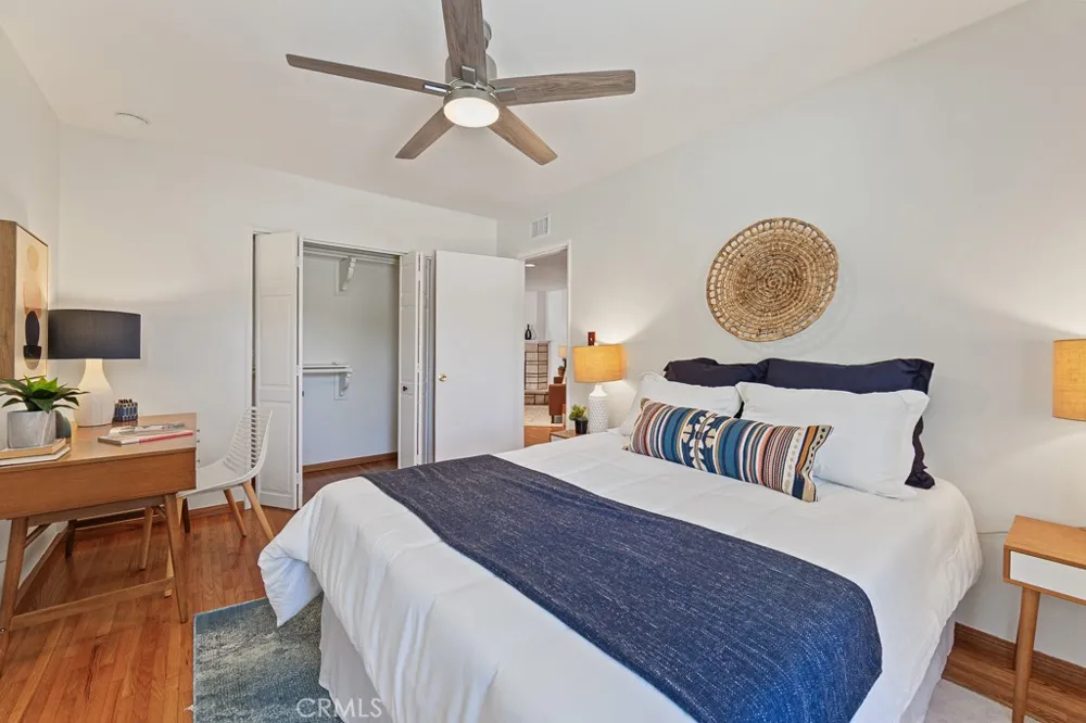 868 Stevely Long Beach, CA 90815